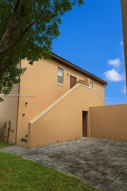 17025 SW 96th St, Miami FL 33196