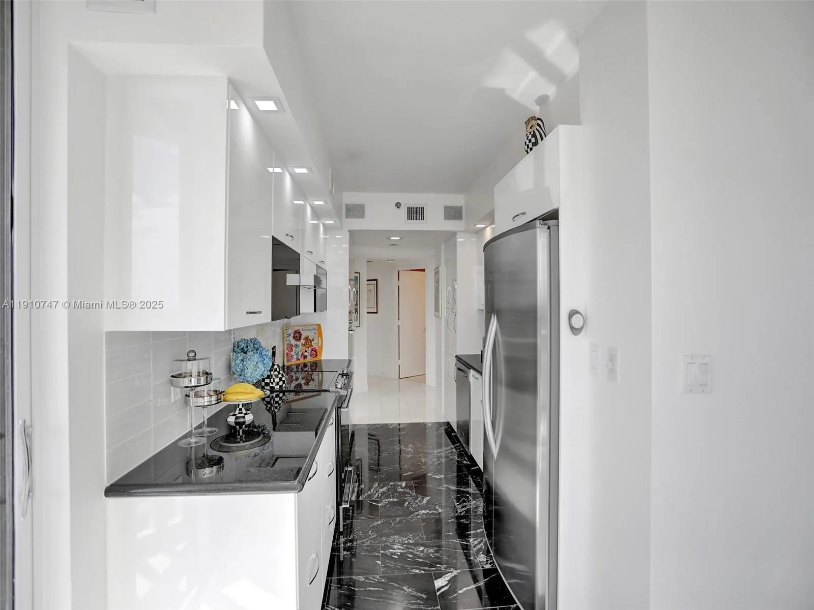 1000 E Island Blvd # 2103, Aventura FL 33160