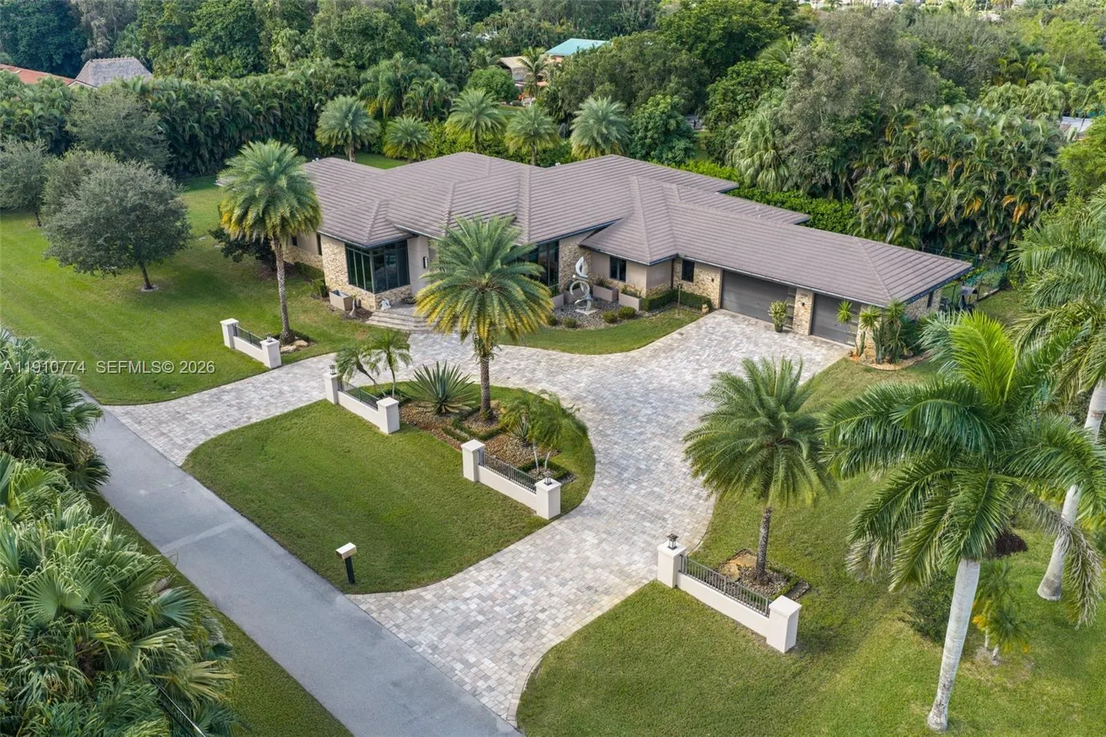 4 bedroom 4 bath for sale at 12321 NW 2nd St, Plantation FL 33325