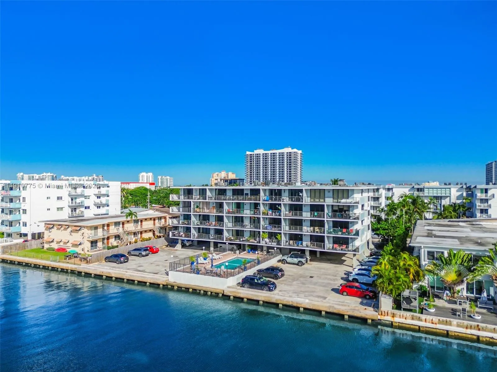 1820 S Treasure Dr # 203D, North Bay Village FL 33141