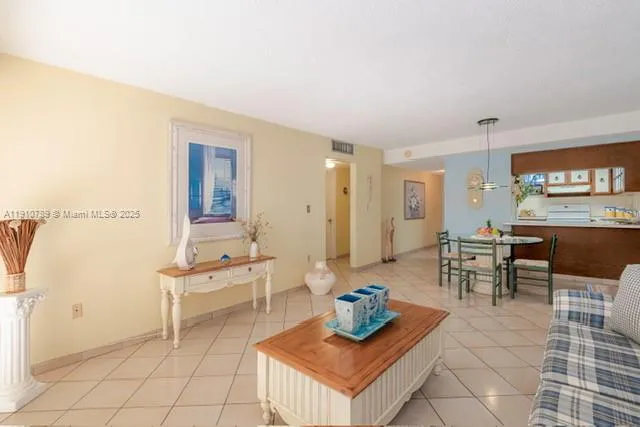 1890 W 56th St # 1423, Hialeah FL 33012