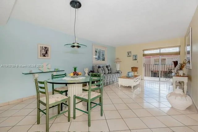 1890 W 56th St # 1423, Hialeah FL 33012