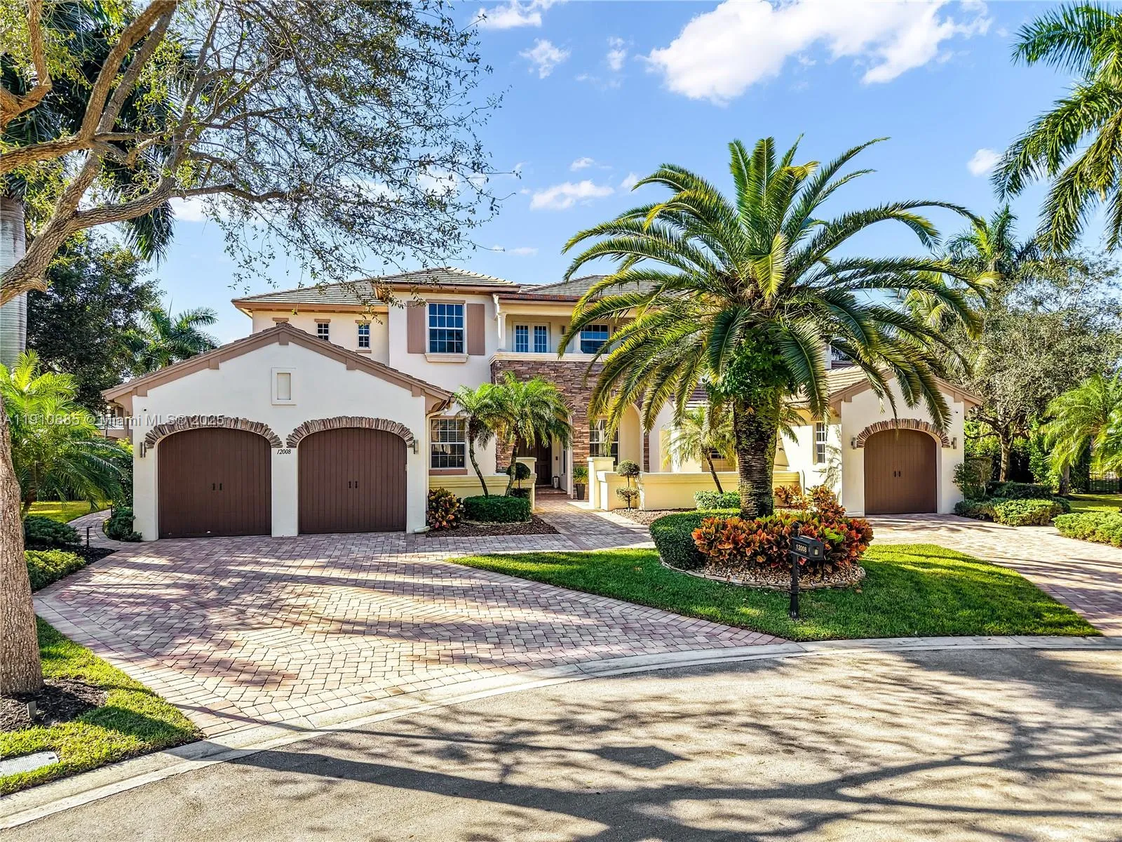 12008 NW 69th Ct, Parkland FL 33076