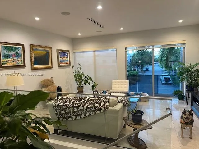 3089 SW 21st St # 3089, Miami FL 33145