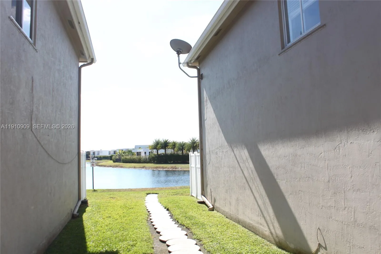 180 Riviera Cir # 5, Weston FL 33326