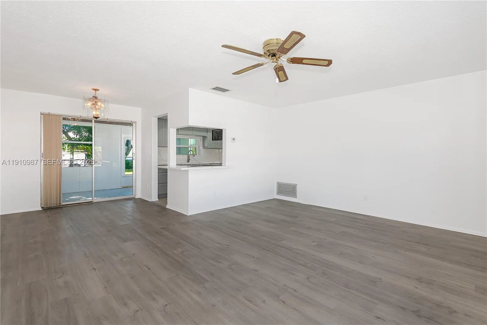 340 Leisure Blvd, Pompano Beach FL 33064