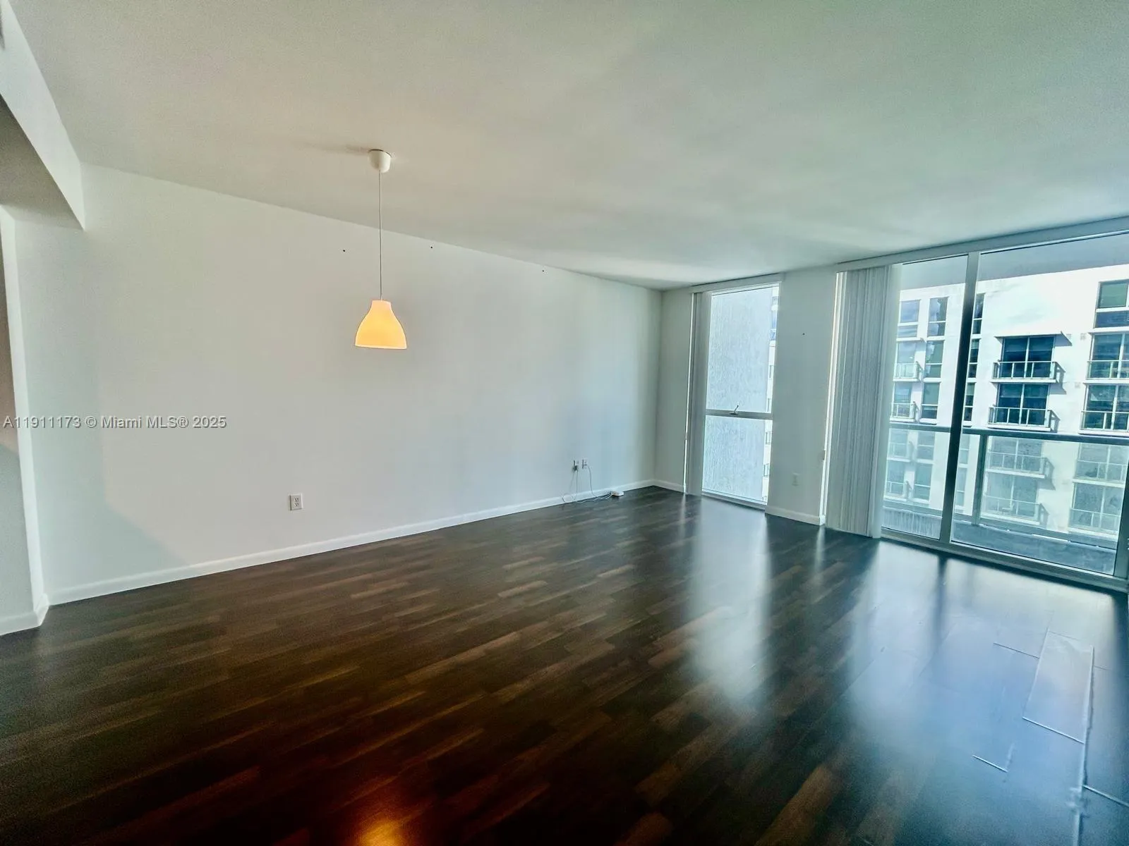 1 bedroom 1 bath for sale at 253 NE 2nd St # 2806, Miami FL 33132