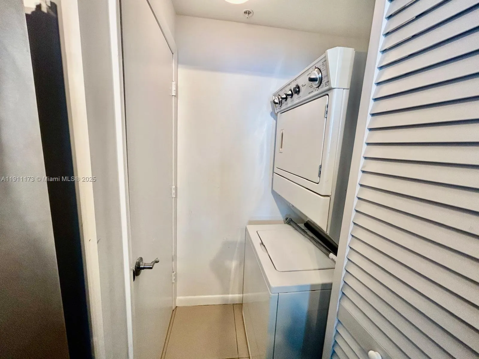 253 NE 2nd St # 2806, Miami FL 33132