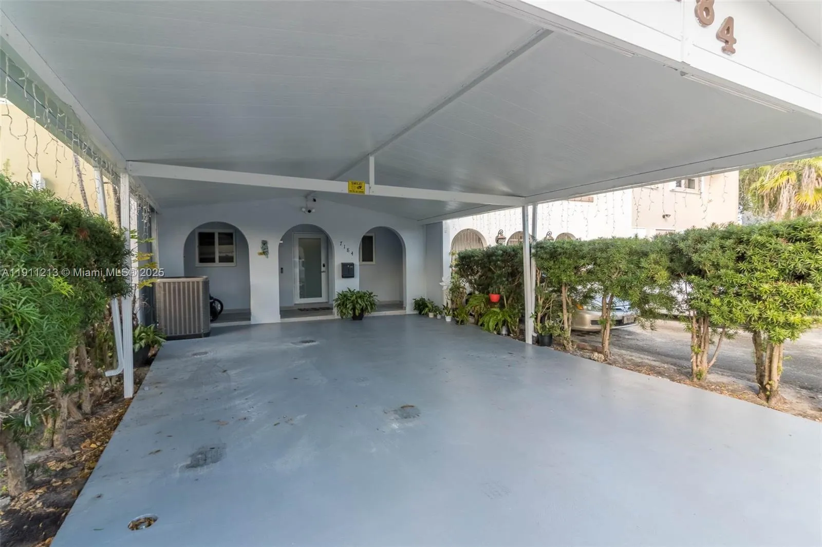 7184 W 2nd Ct, Hialeah FL 33014