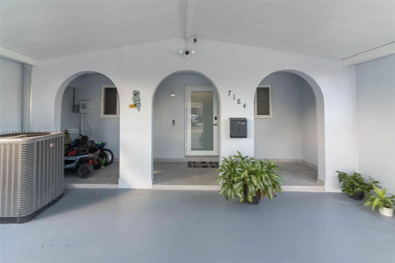 7184 W 2nd Ct, Hialeah FL 33014