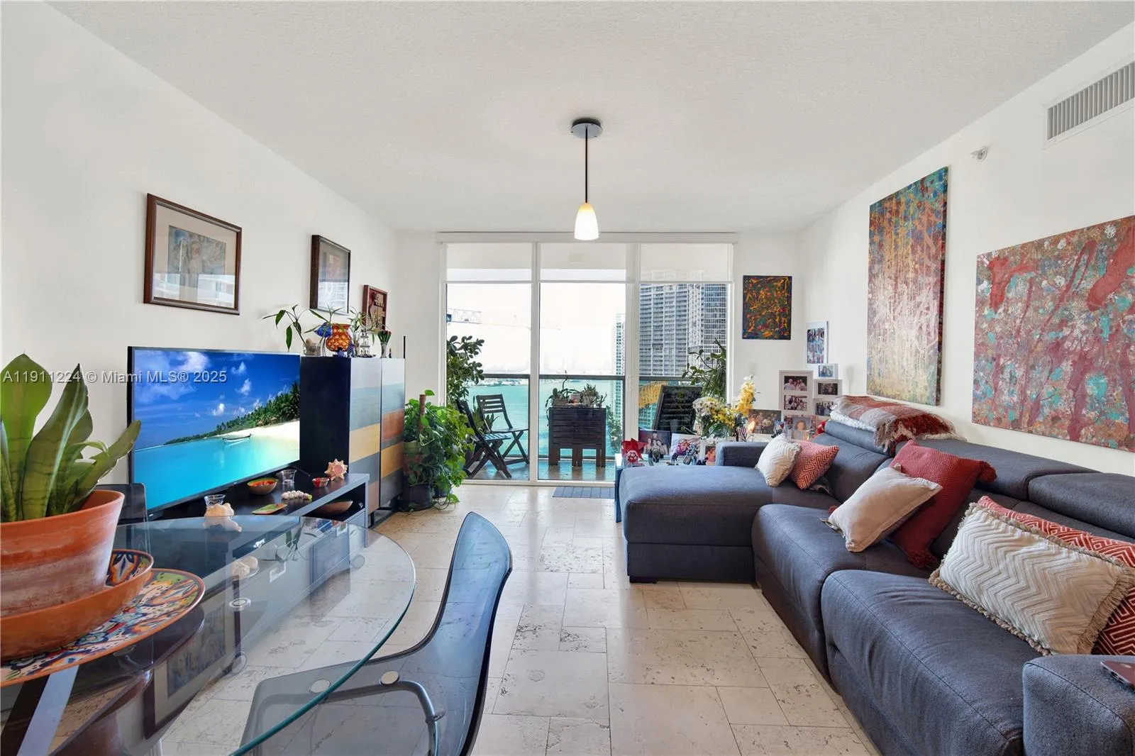 2 bedroom 2 bath for sale at 31 SE 5th St # 2910, Miami FL 33131