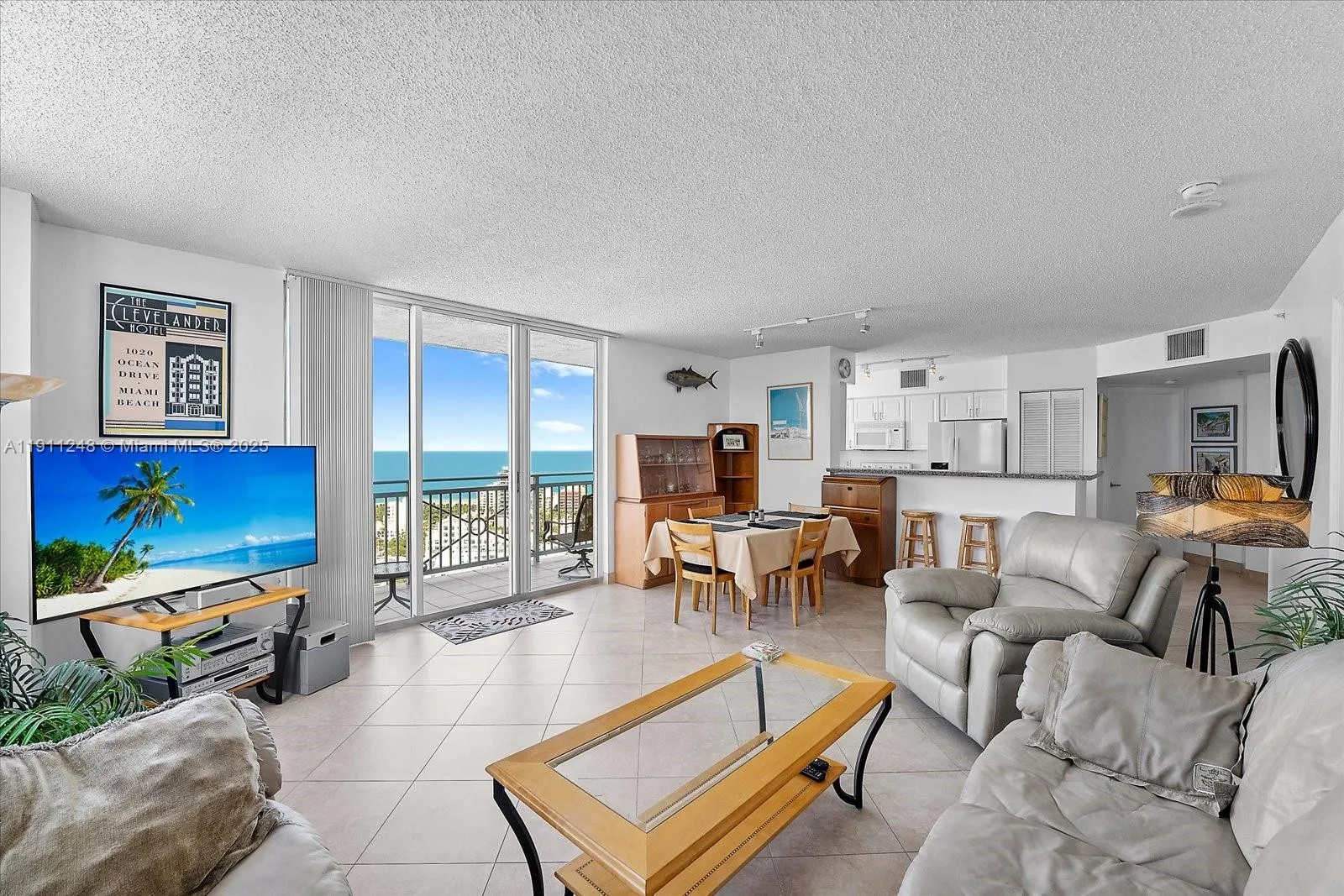 2 bedroom 2 bath for sale at 90 Alton Rd # 2911, Miami Beach FL 33139