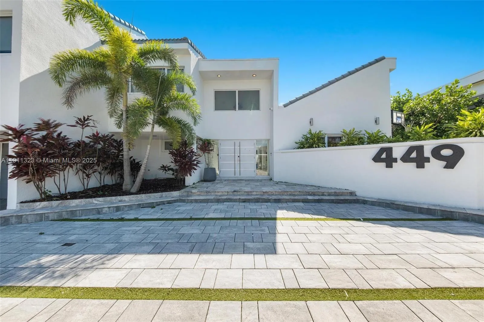 449 Holiday Dr, Hallandale Beach FL 33009