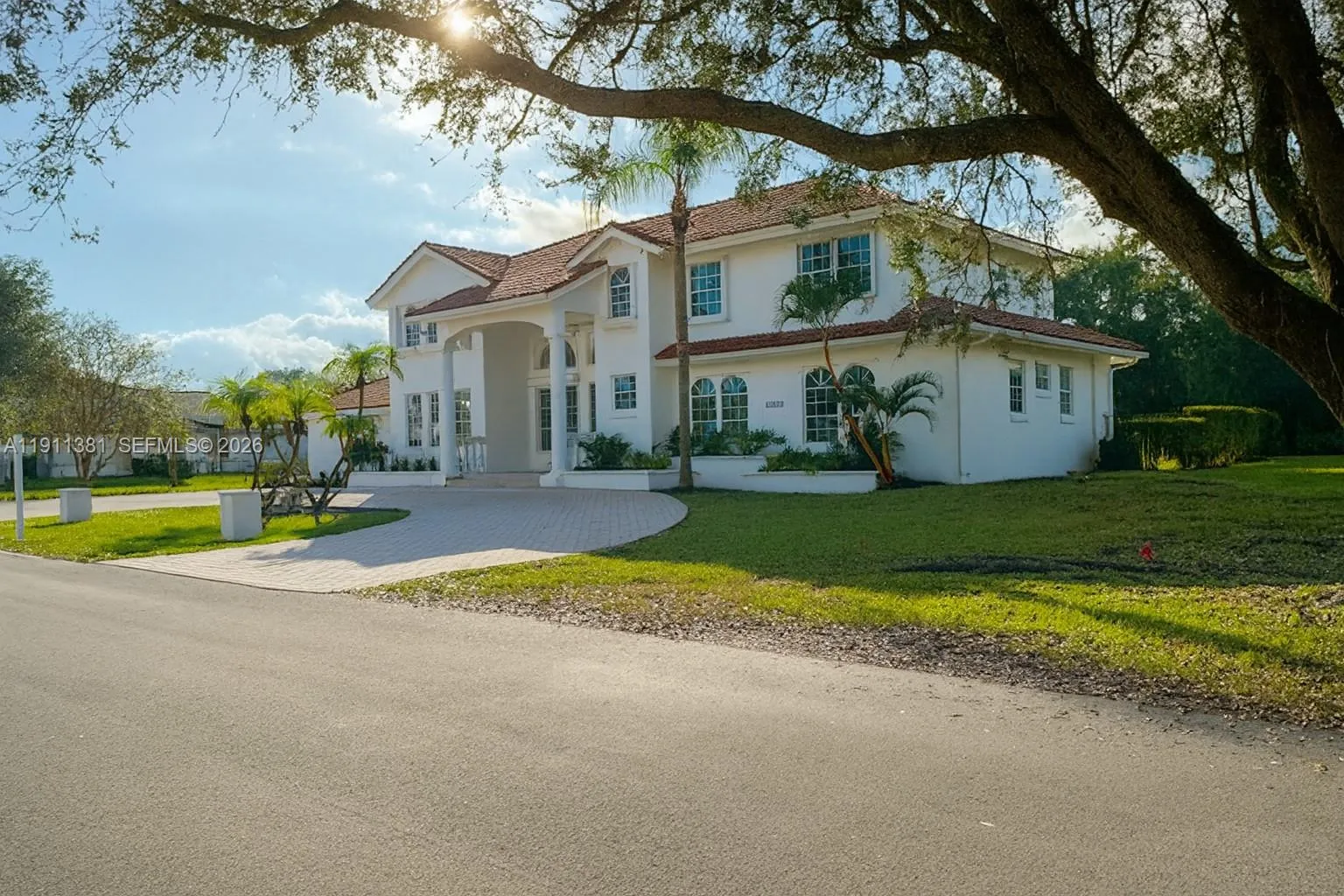 12360 SW 1st St, Plantation FL 33325
