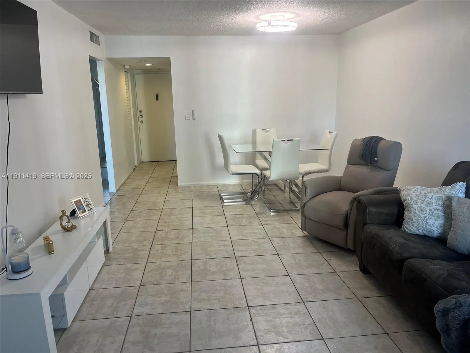 1825 W 44th Pl # 309, Hialeah FL 33012