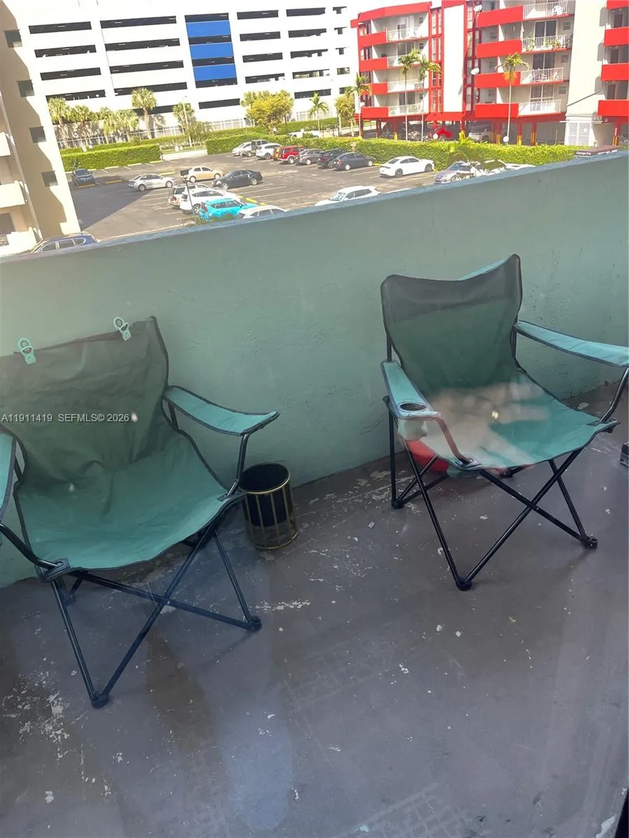 1825 W 44th Pl # 309, Hialeah FL 33012