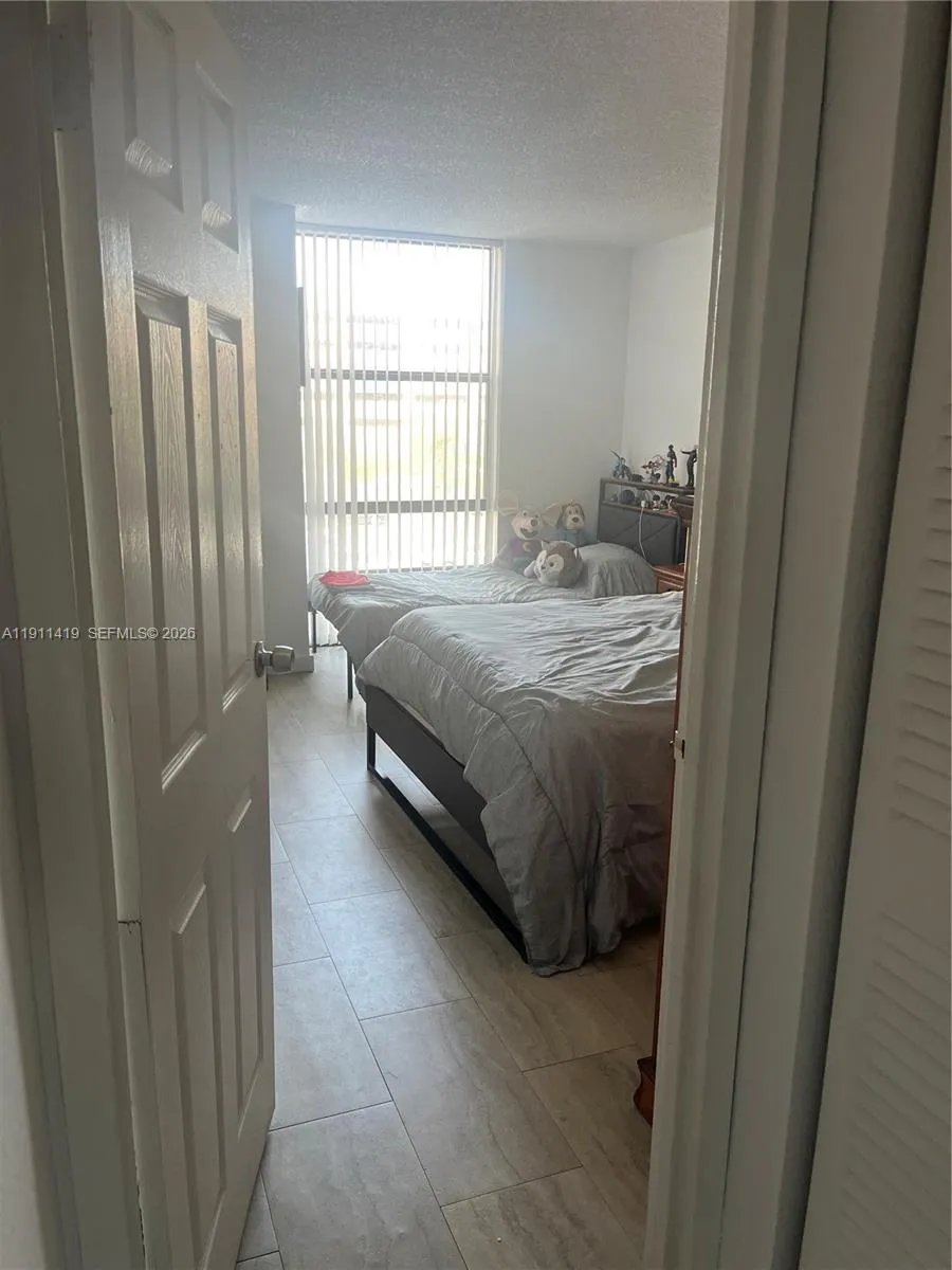 1825 W 44th Pl # 309, Hialeah FL 33012
