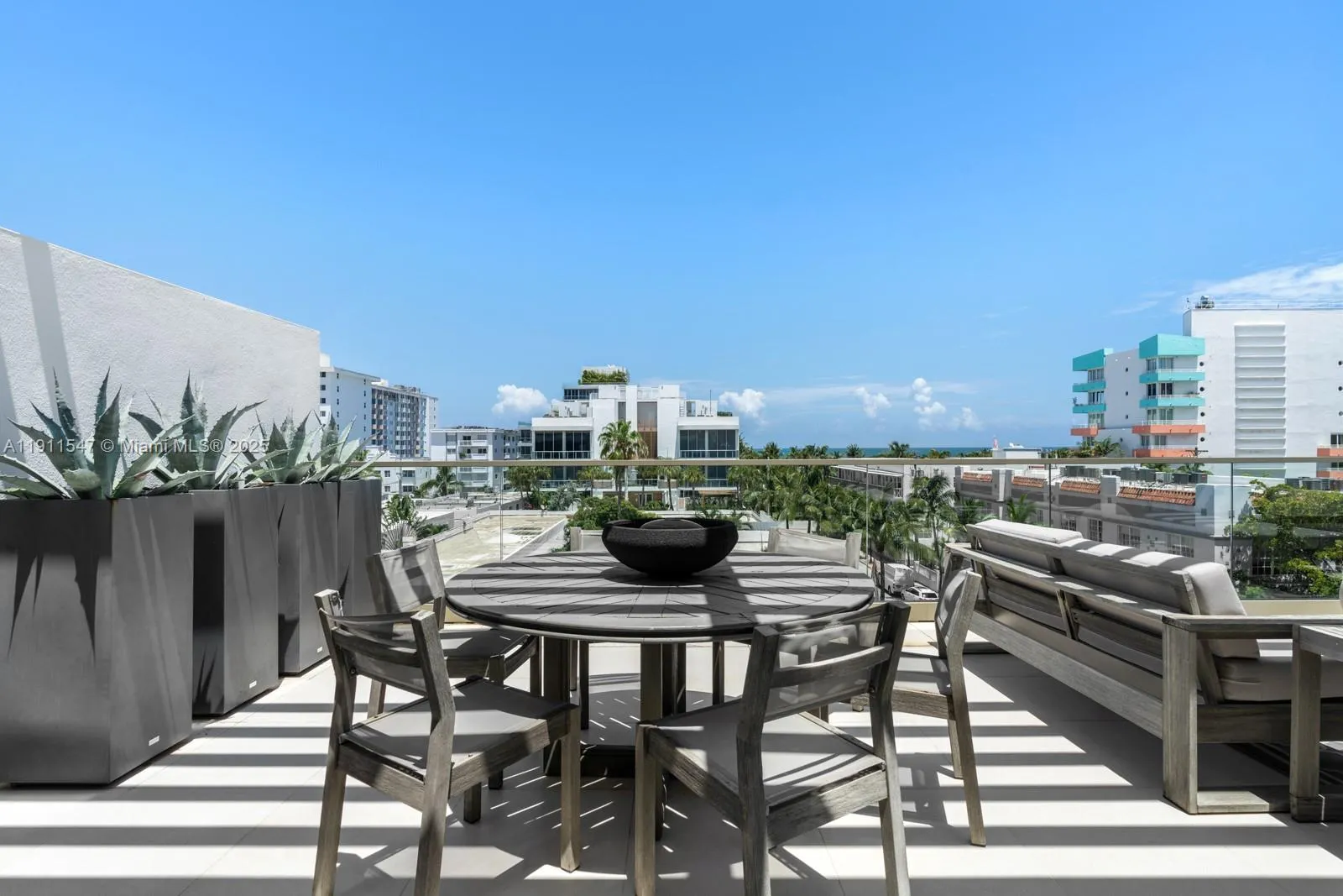 300 Collins Ave, Miami Beach FL 33139