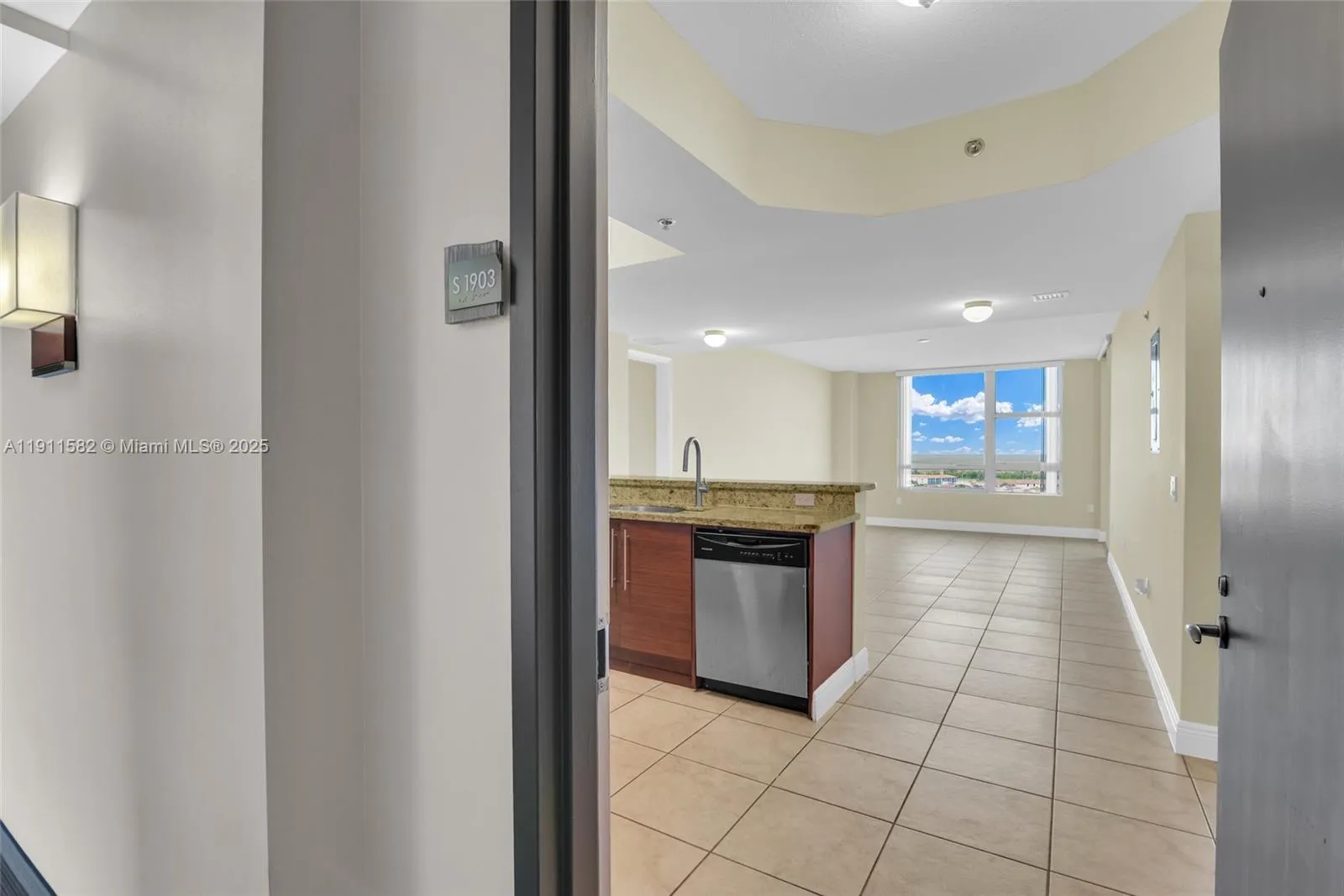 2681 N Flamingo Rd # 1903S, Sunrise FL 33323