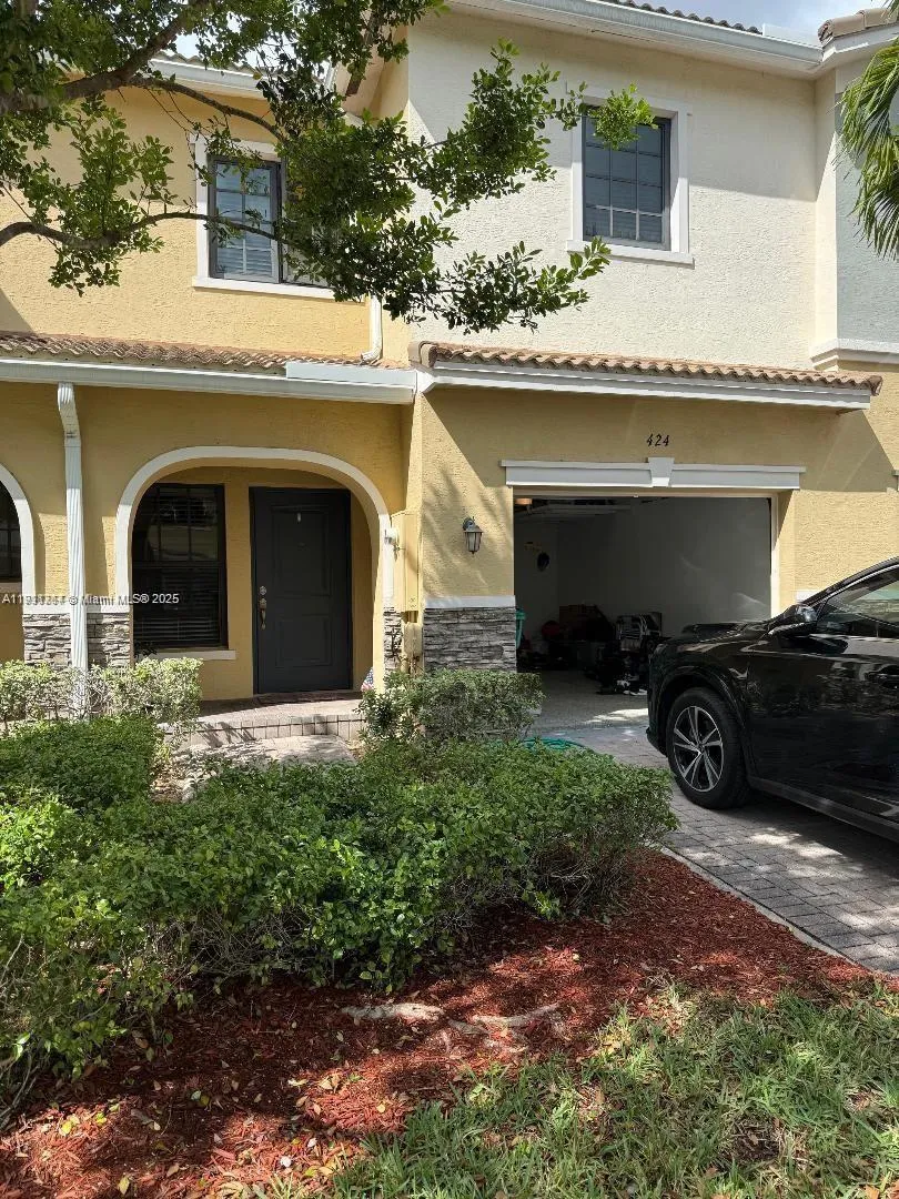 424 NE 194 Ter, Miami FL 33179