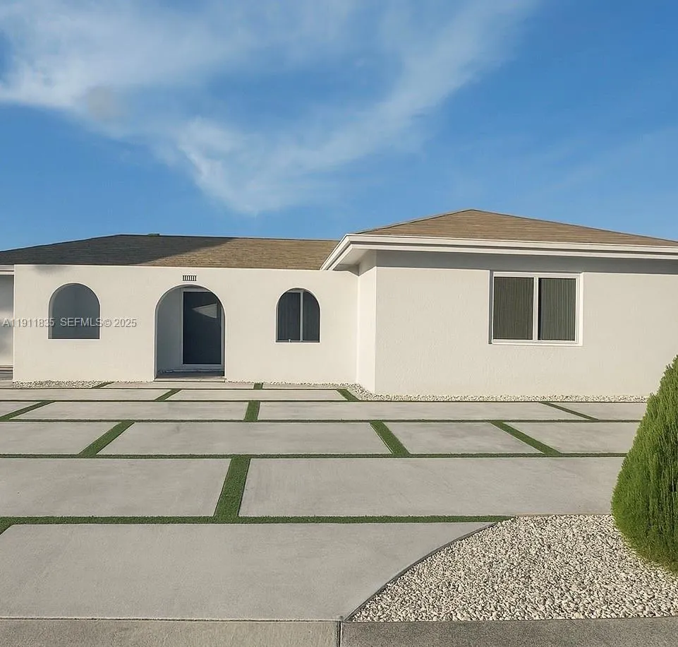 14121 SW 47th St, Miami FL 33175