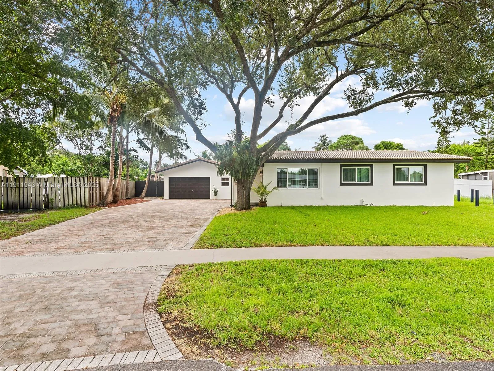 2320 SW 36th Ave, Fort Lauderdale FL 33312