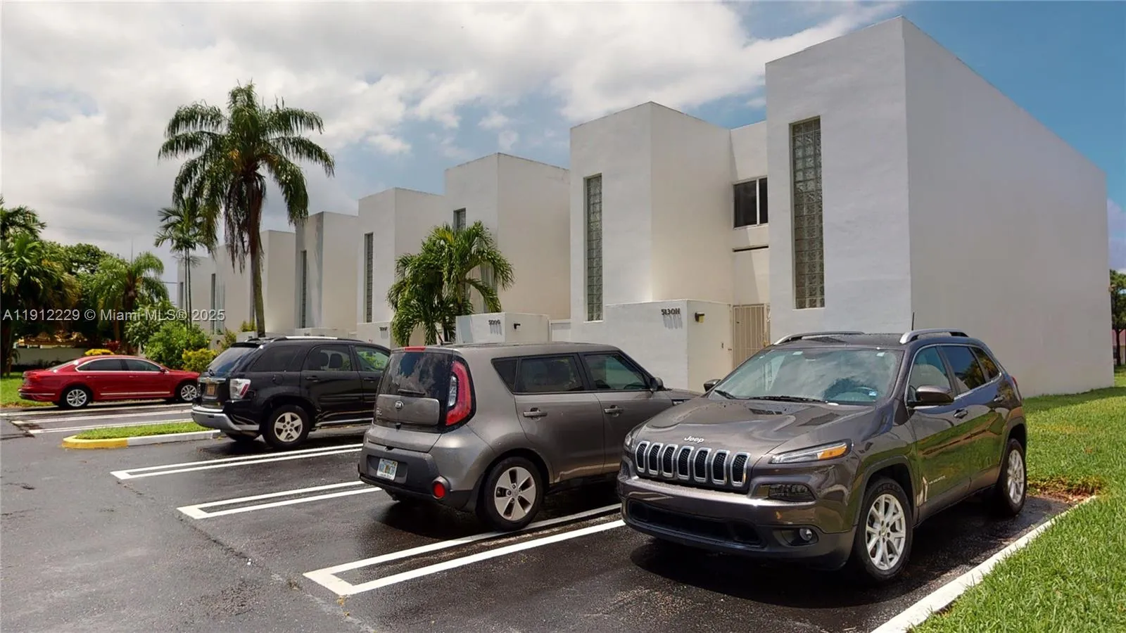 2 bedroom 1 bath for sale at 5130 Elmhurst Rd # H, West Palm Beach FL 33417