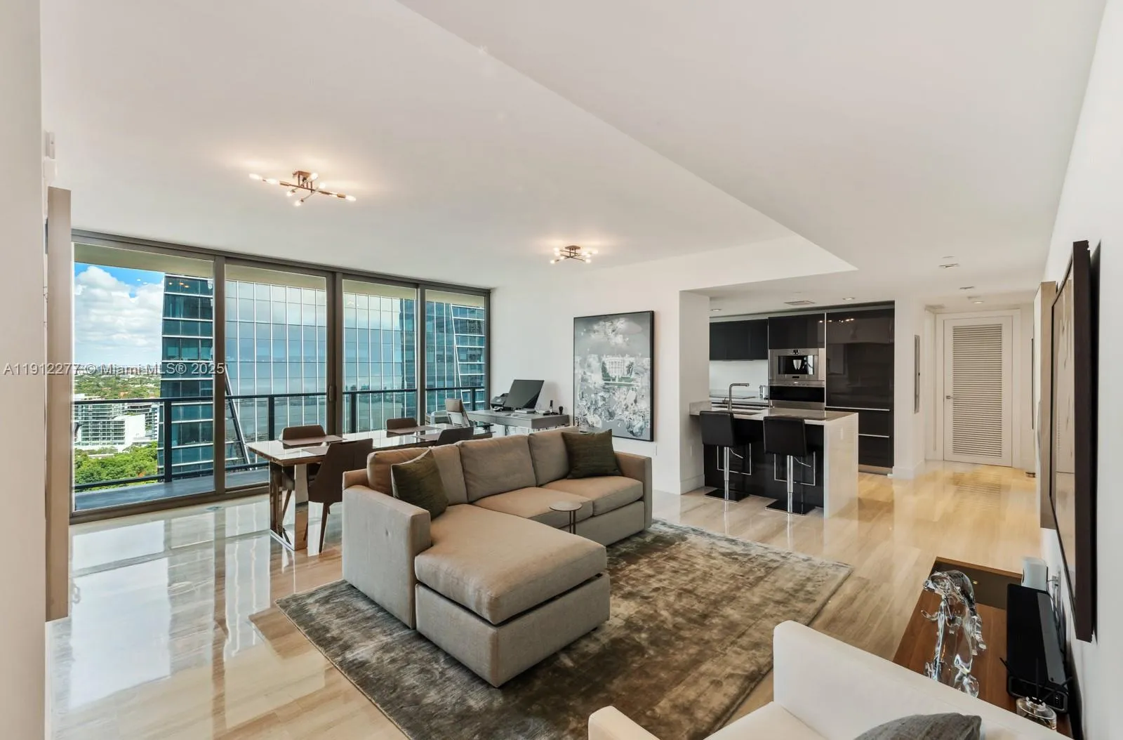 2 bedroom 2 bath for sale at 1451 Brickell Ave # 2405, Miami FL 33131