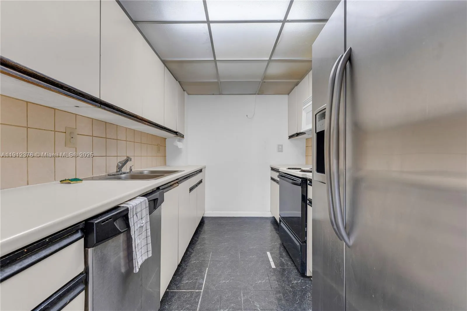 2457 Collins Ave # 201, Miami Beach FL 33140