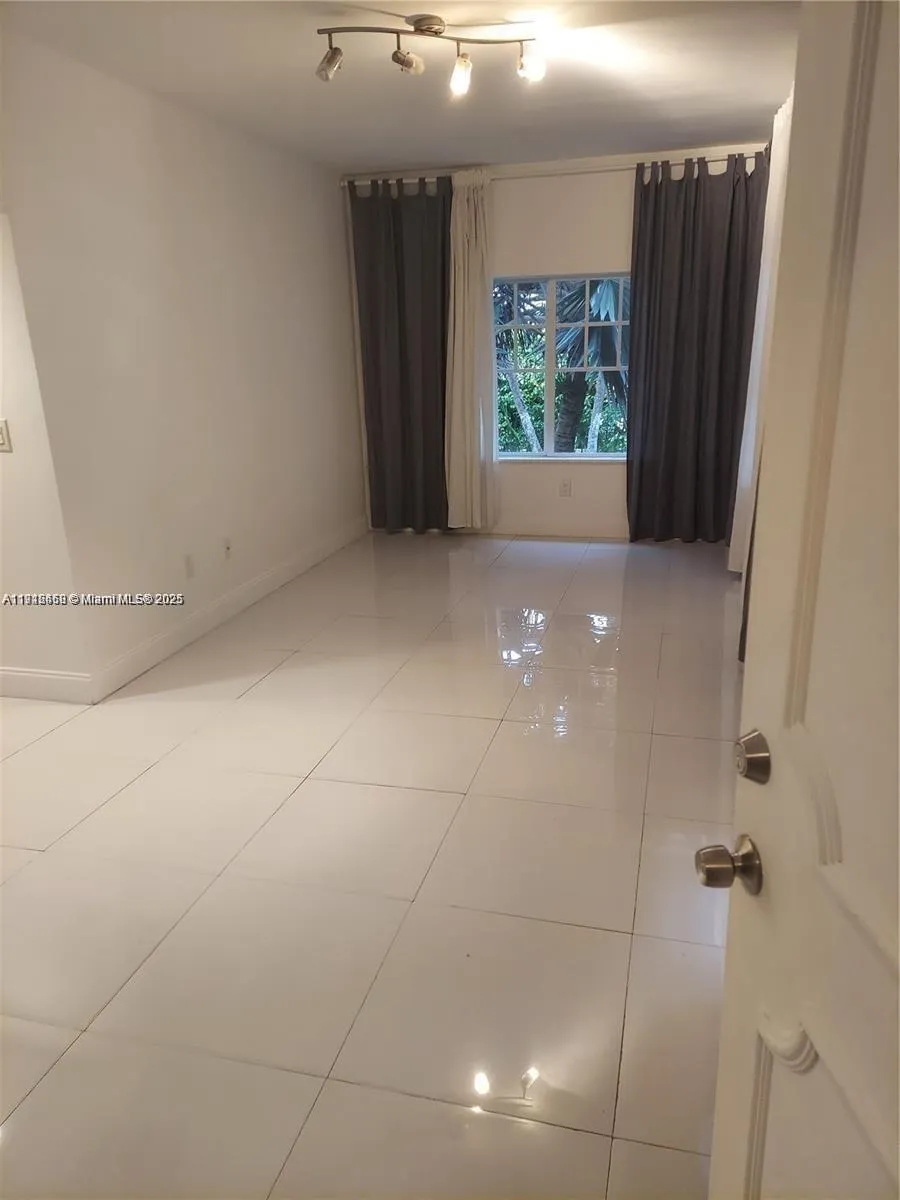750 Pennsylvania Ave # 1, Miami Beach FL 33139