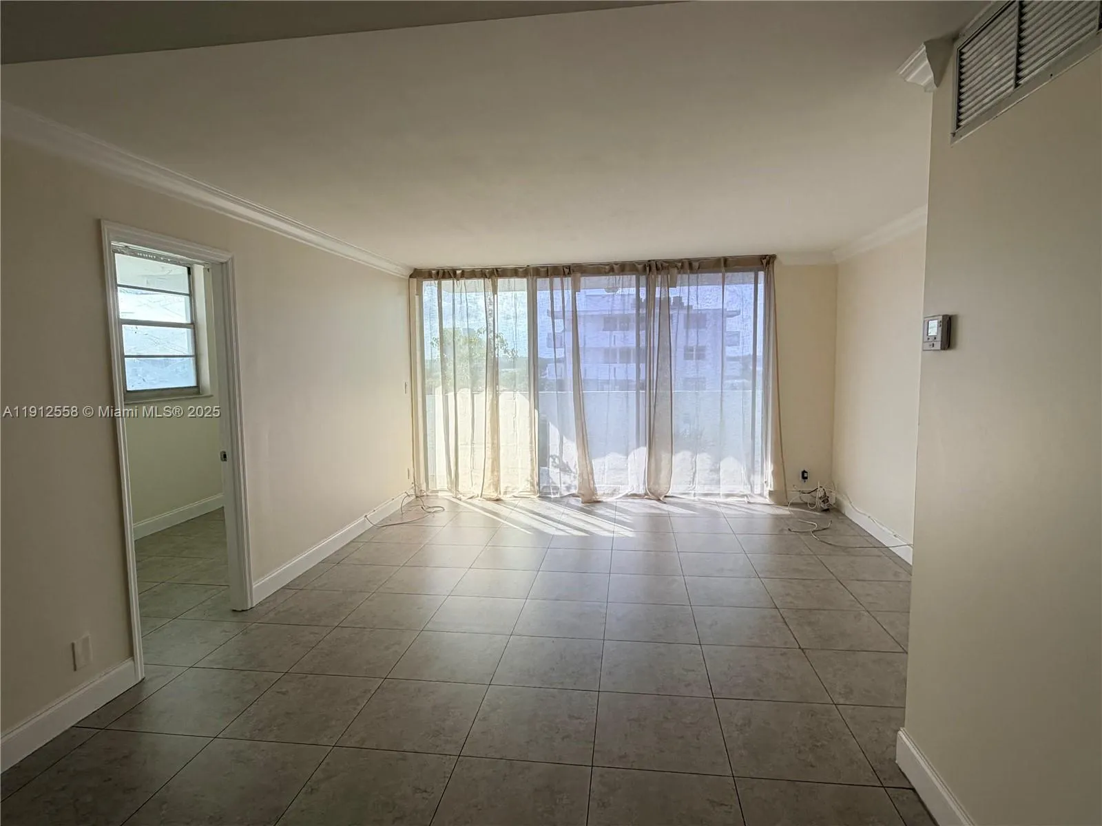 3703 NE 166th St # 910, North Miami Beach FL 33160