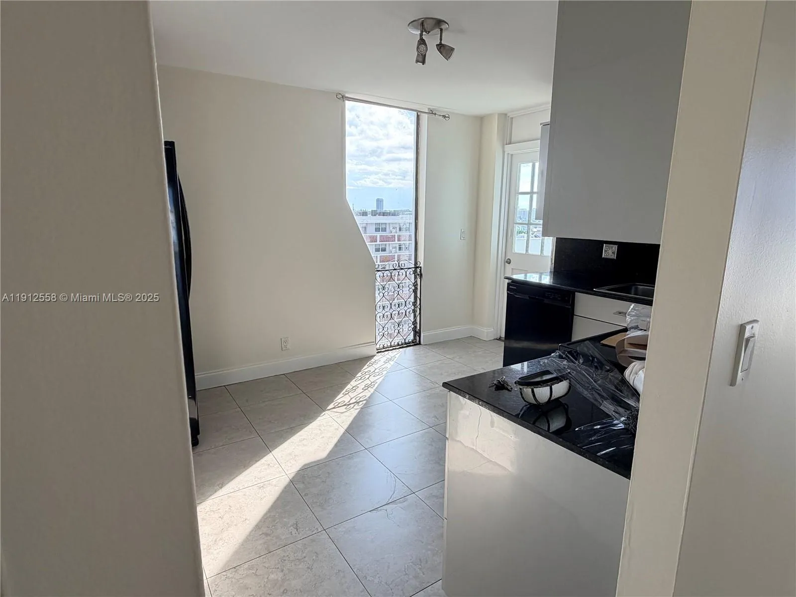 3703 NE 166th St # 910, North Miami Beach FL 33160