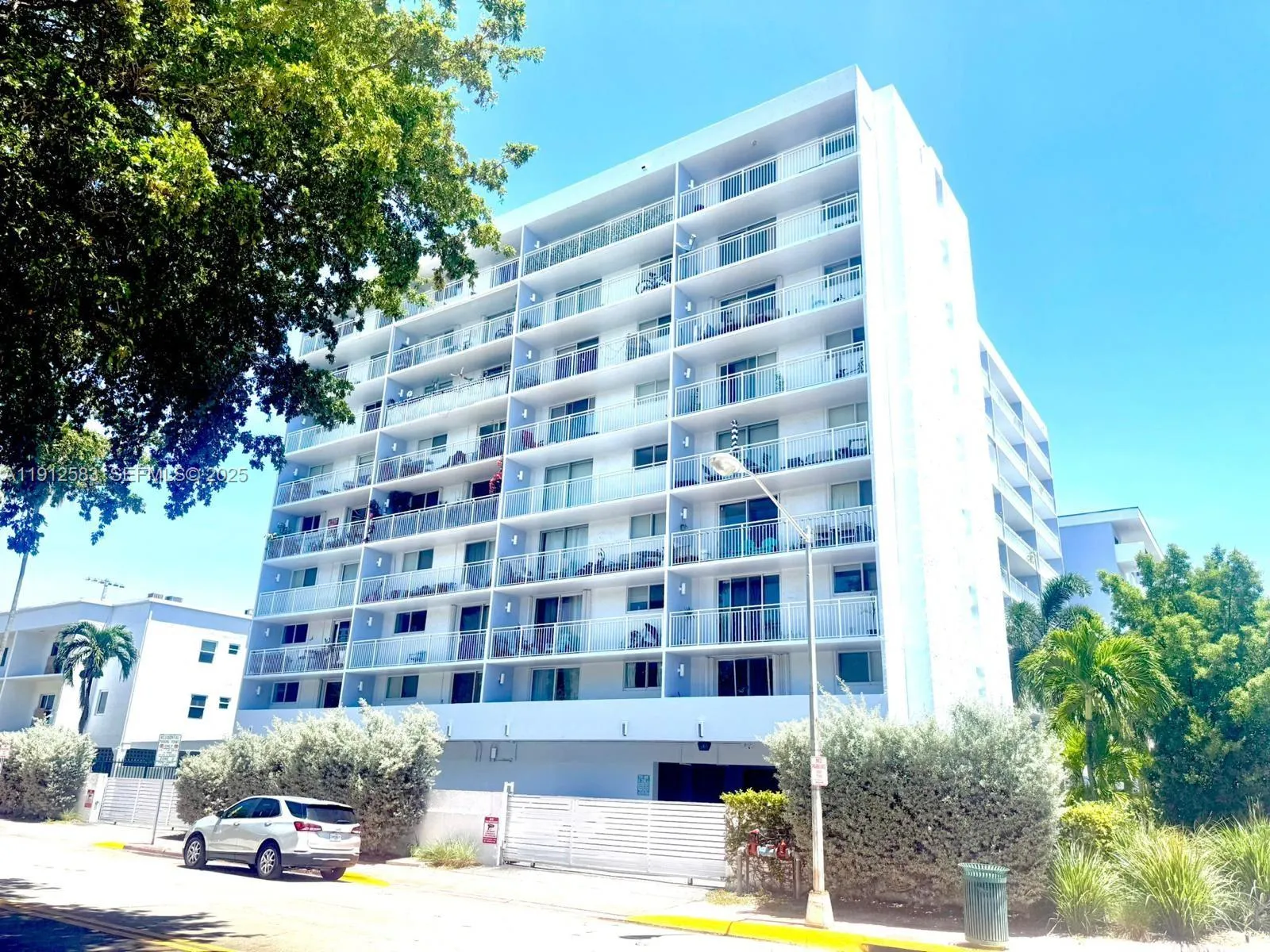 1045 10th St # 206, Miami Beach FL 33139