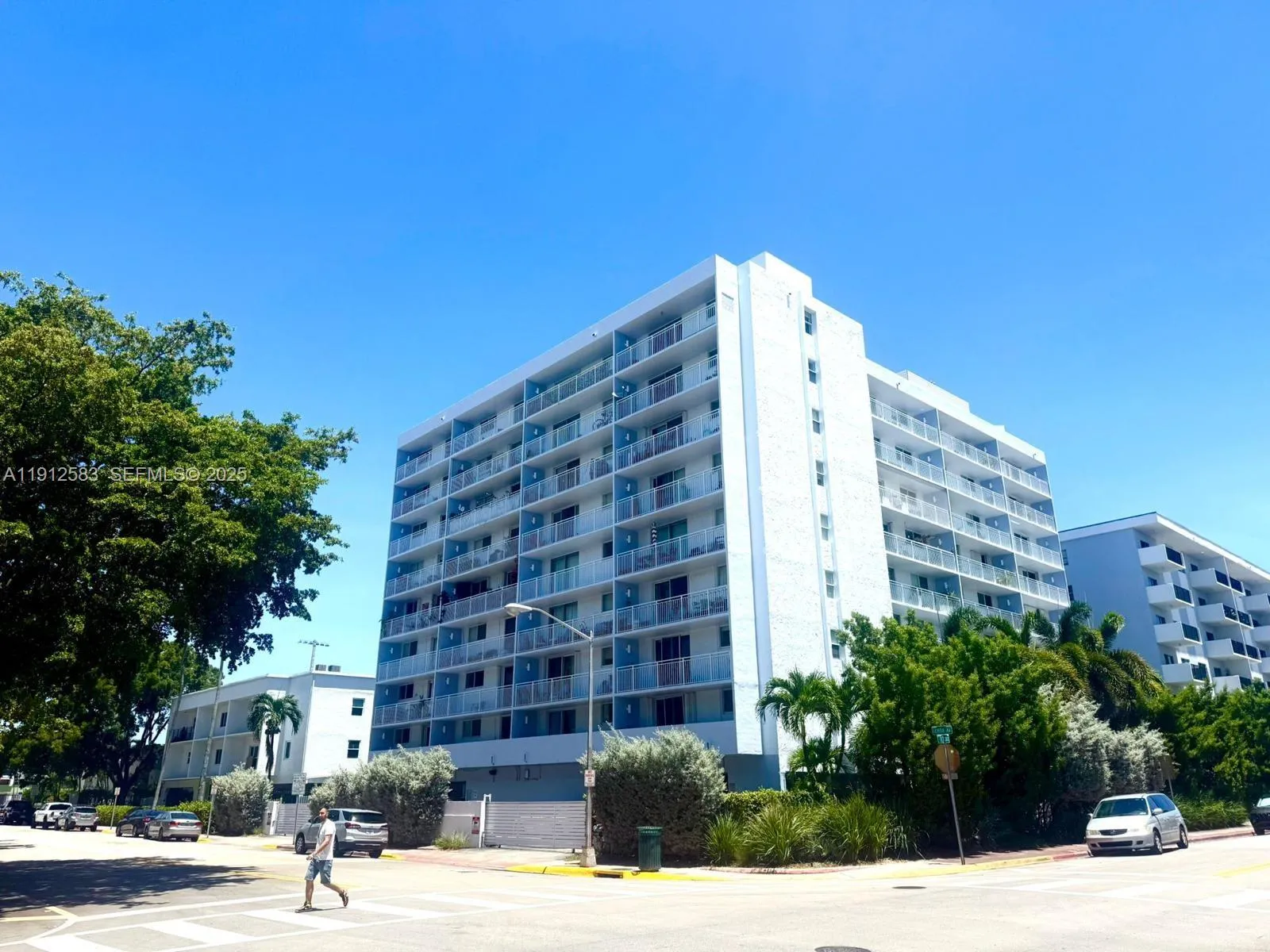 1045 10th St # 206, Miami Beach FL 33139