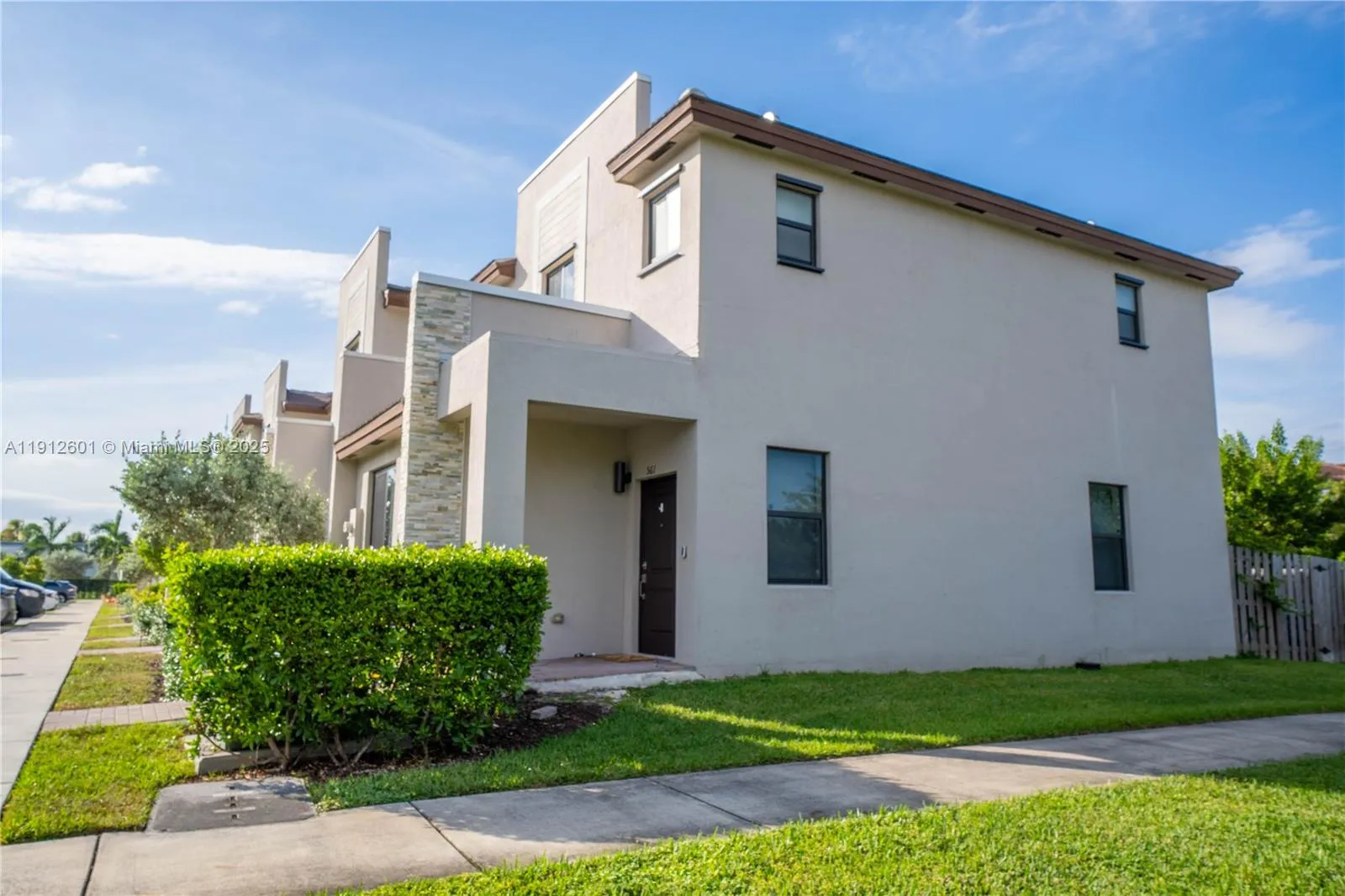 561 NE 208th Ter # 561, Miami FL 33179