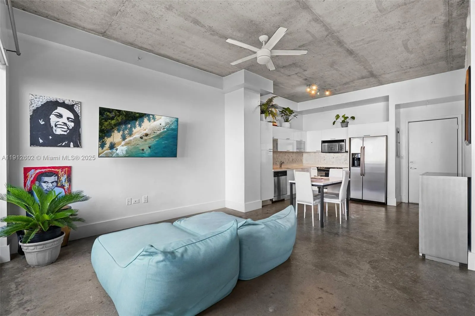 1 bedroom 1 bath for sale at 133 NE 2nd Ave # 909, Miami FL 33132