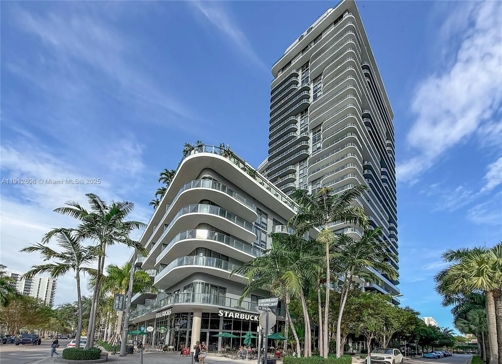 1 bedroom 1 bath for sale at 121 NE 34th St # 2003, Miami FL 33137