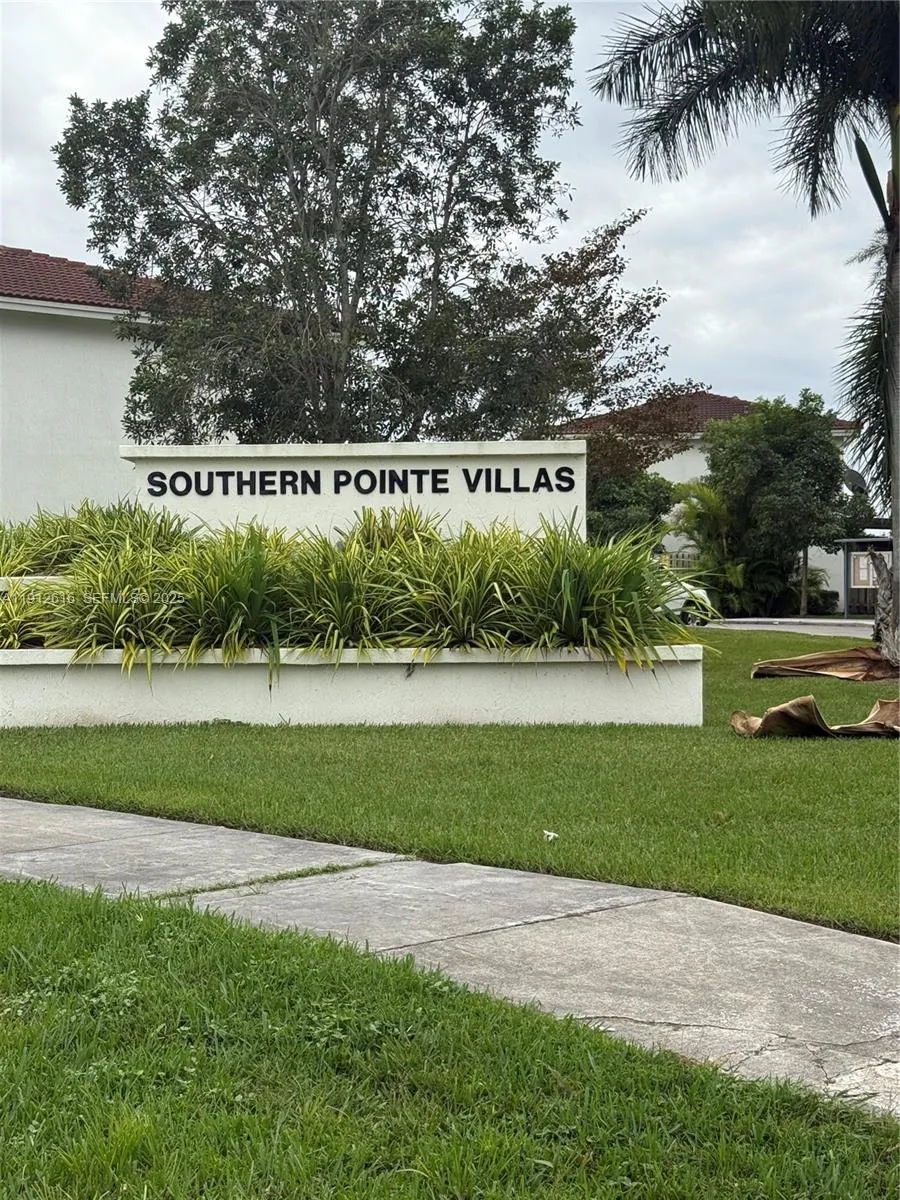 142 SW 3rd Ct, Florida City FL 33034