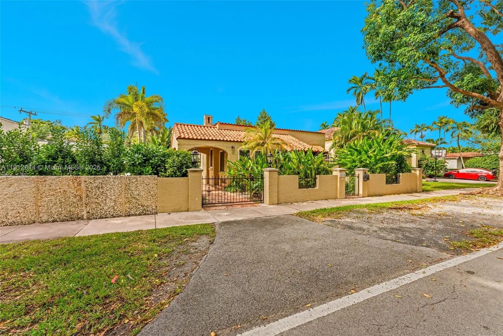 1514 Capri St, Coral Gables FL 33134