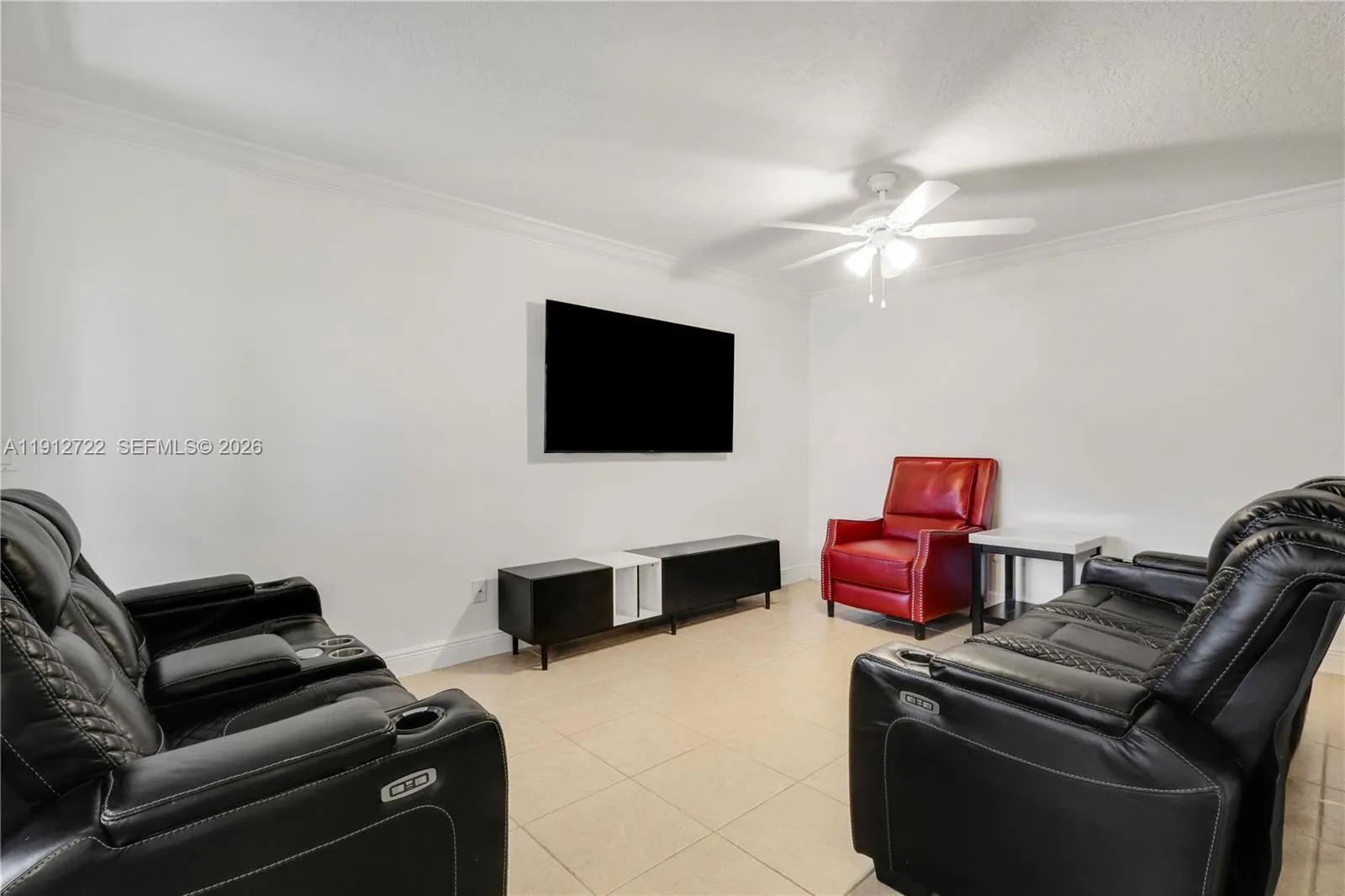 301 Lakewood Drive # 8A, Jupiter FL 33458