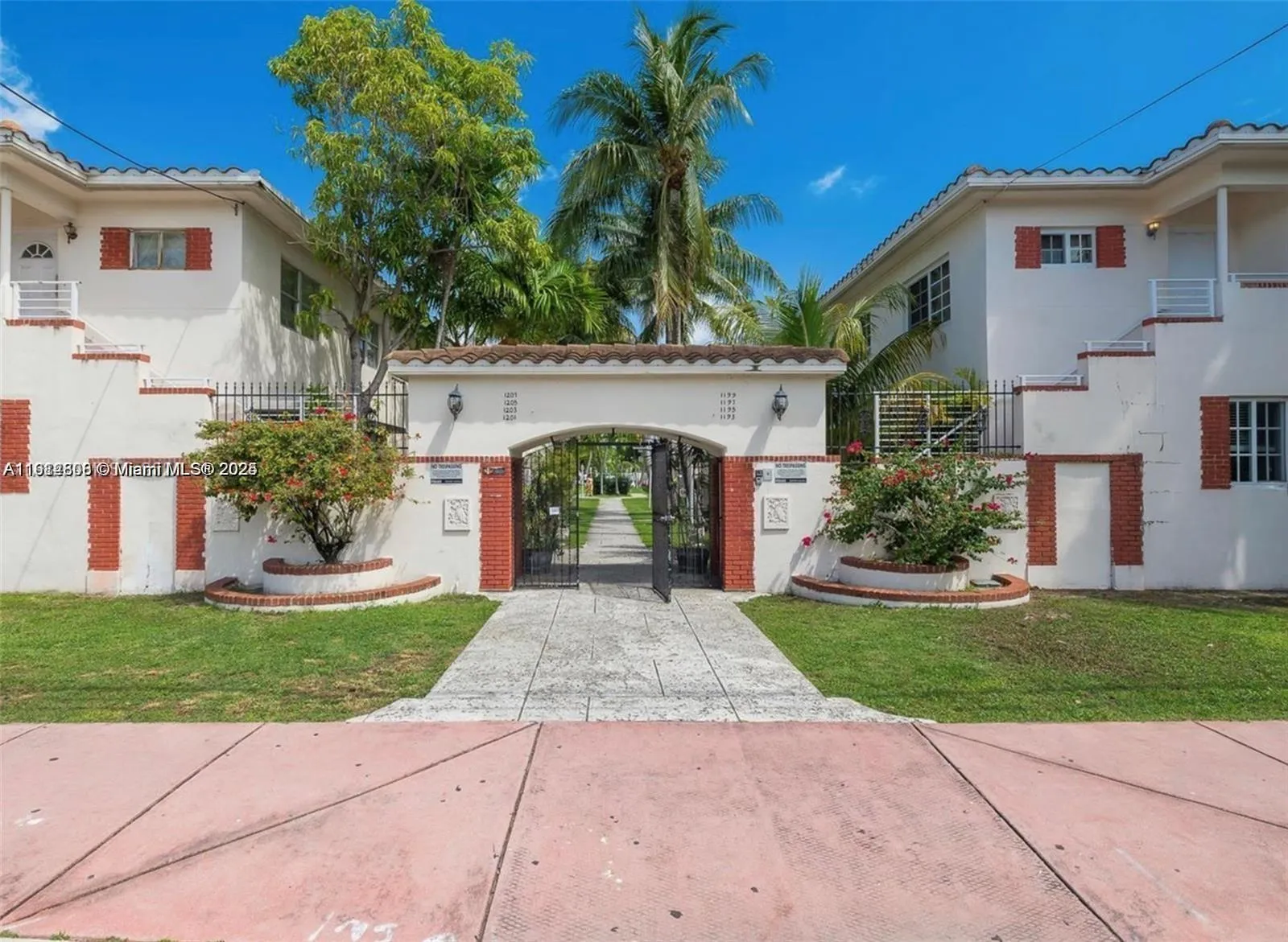 1 bedroom 1 bath for sale at 1197 Marseille Dr # 12, Miami Beach FL 33141