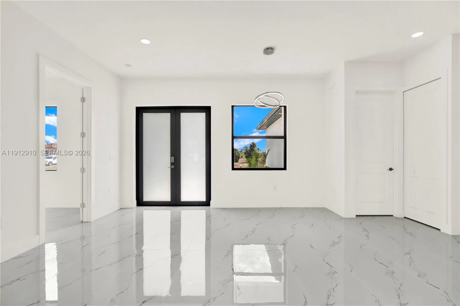 914 Manresa Ave S, Lehigh Acres FL 33974
