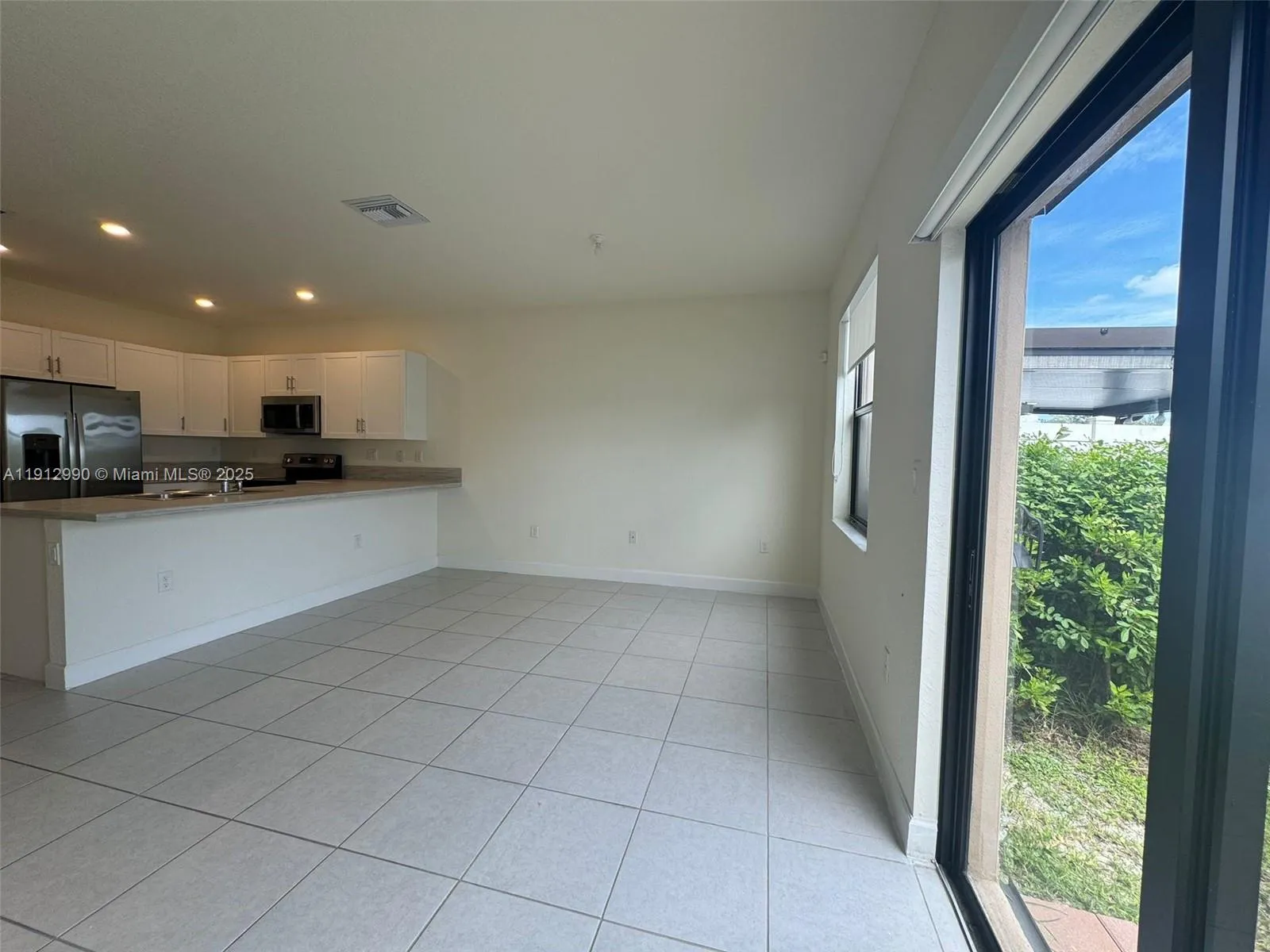 11325 W 34th Way, Hialeah FL 33018