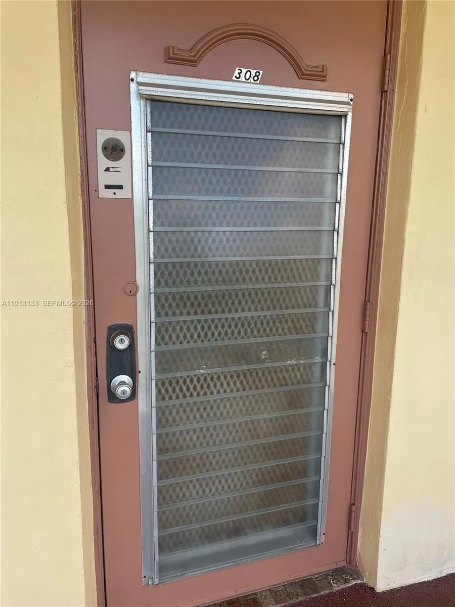 8460 Sunrise Lakes Blvd # 308, Sunrise FL 33322