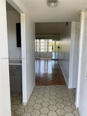 8460 Sunrise Lakes Blvd # 308, Sunrise FL 33322