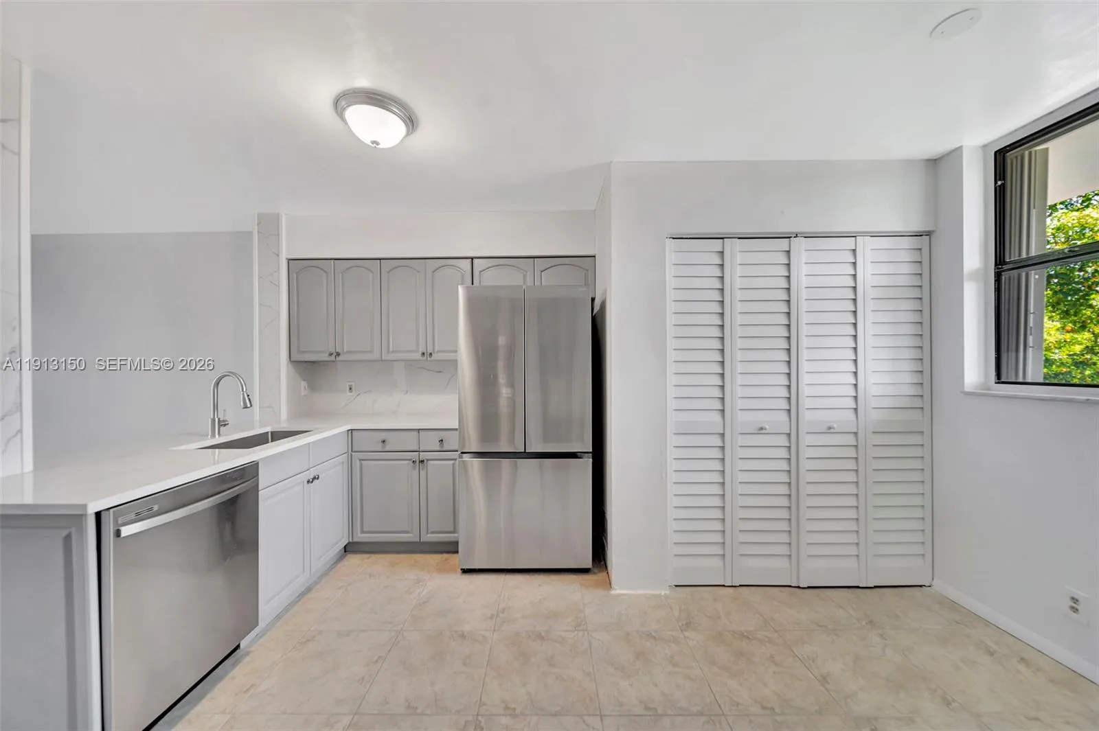 117 Lake Emerald Dr # 408, Oakland Park FL 33309