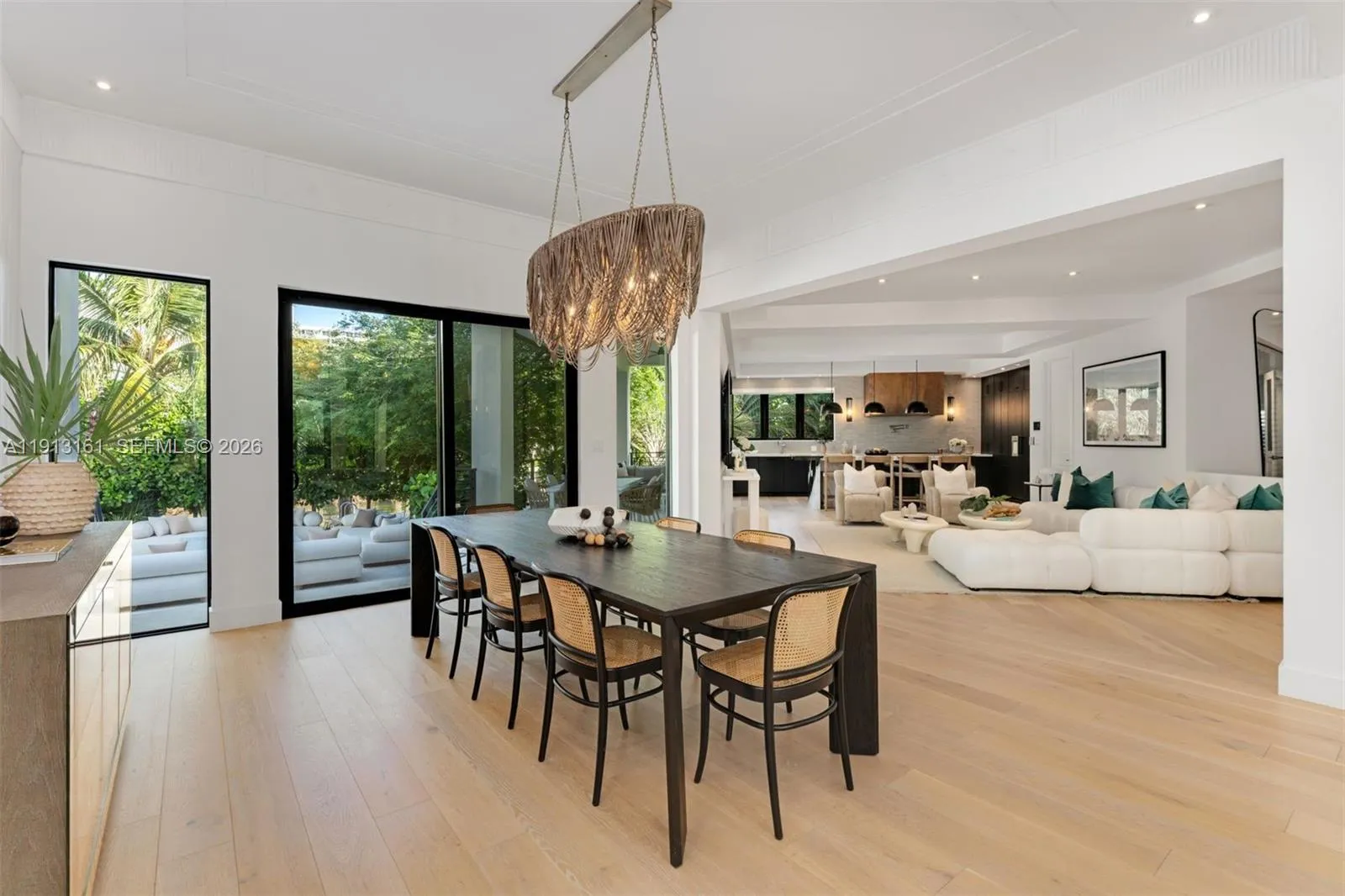 9 bedroom 8 bath for sale at 2801 Flamingo Dr, Miami Beach FL 33140