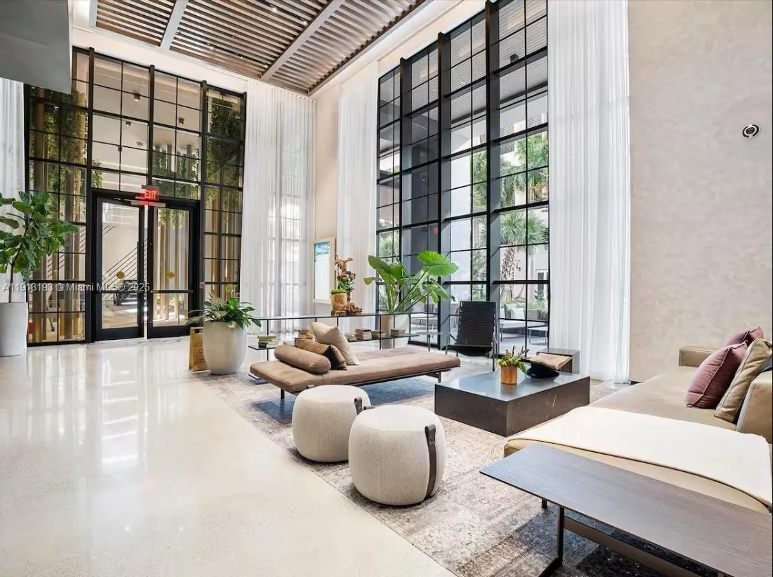 1 bath for sale at 159 NE 6th St # 4612, Miami FL 33132