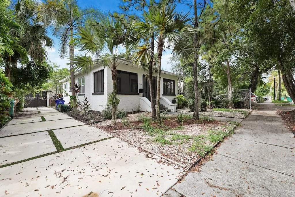 46 NE 43rd St, Miami FL 33137