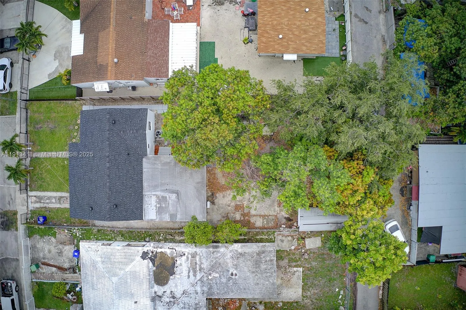 1426 NW 28th St, Miami FL 33142